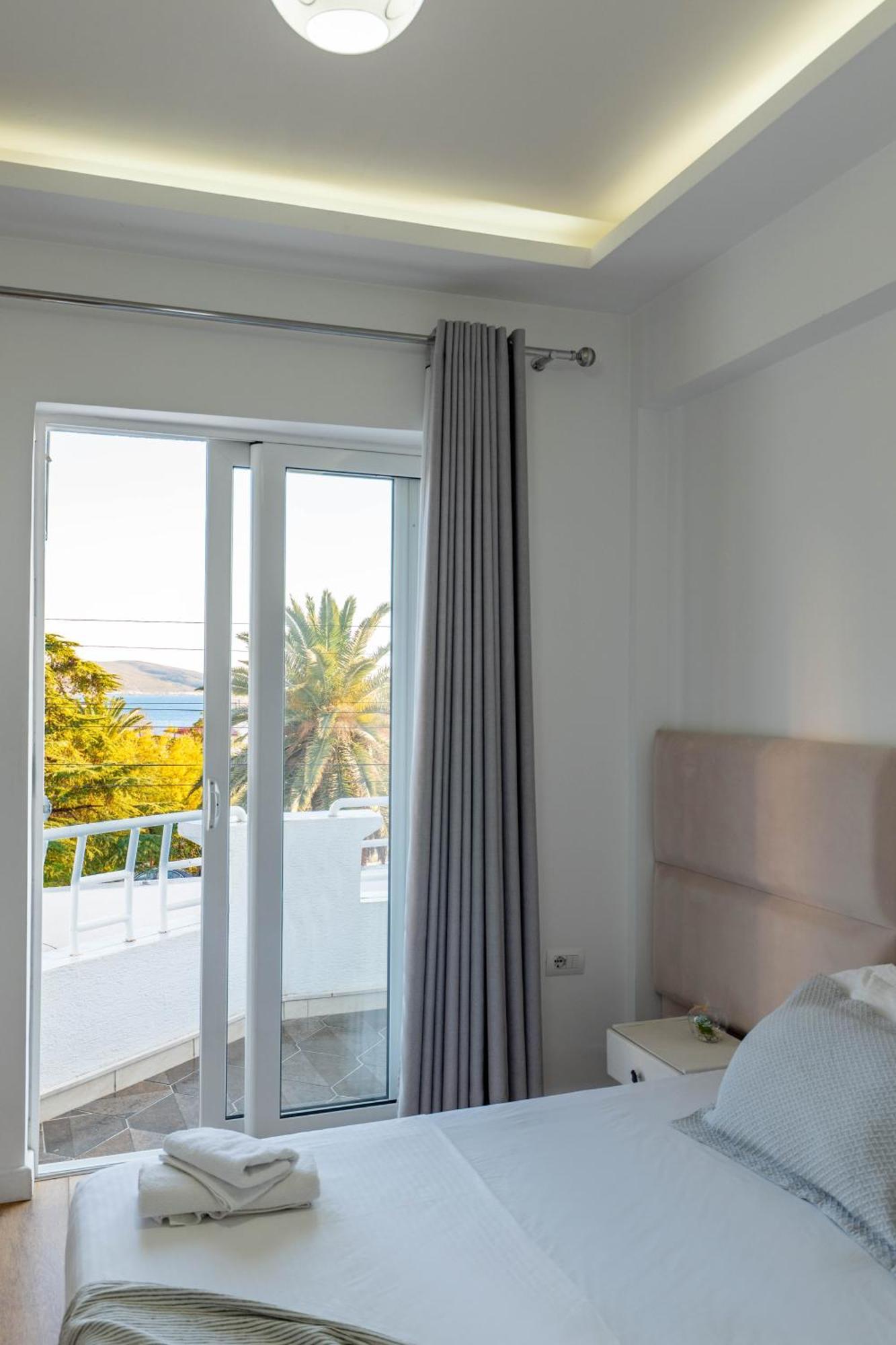 Hotel Myrtai - City Center Sarandë Exterior foto